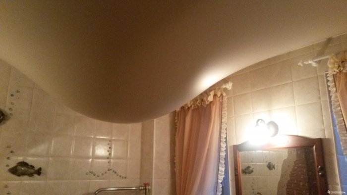 Затопили потолок