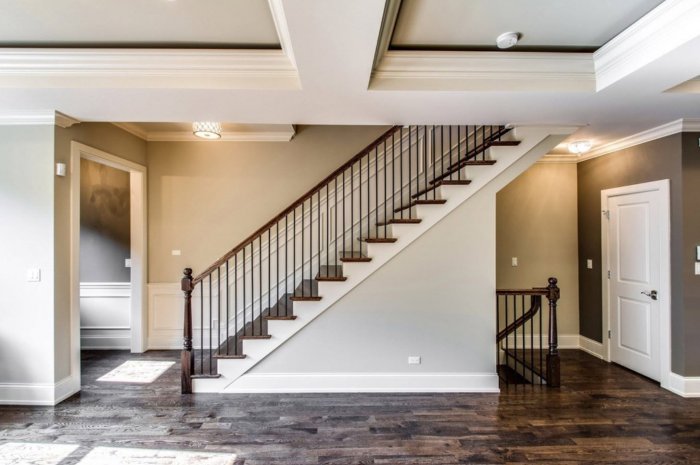 Лестница между этажами