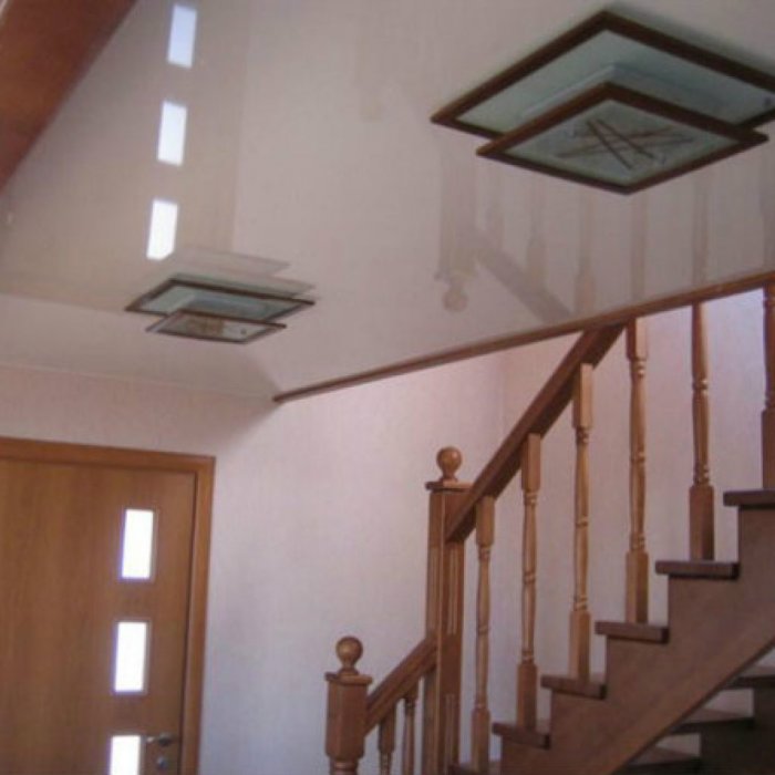 Натяжные потолки в частном доме