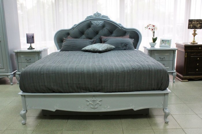 Белая перламутровая эмаль кровать