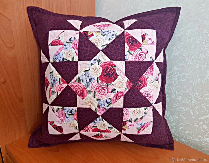 Подушки в технике лоскутного шитья