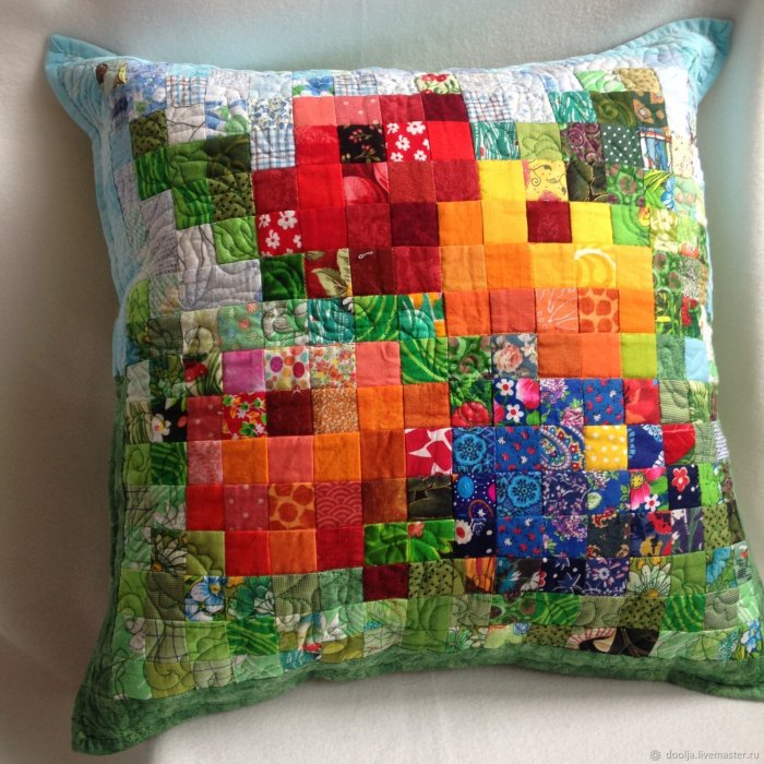 Диванные подушки в лоскутной технике