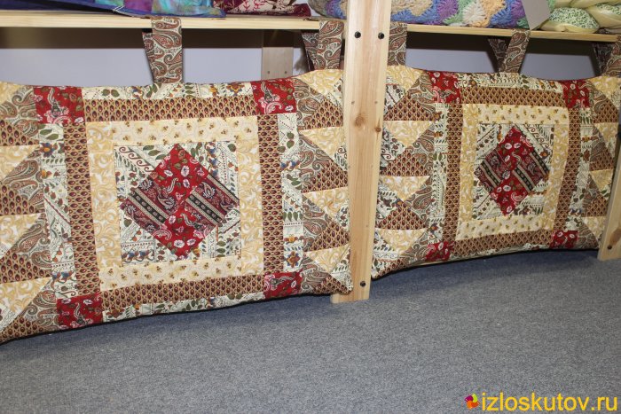 Пуансетия полушка Лоскутная техника