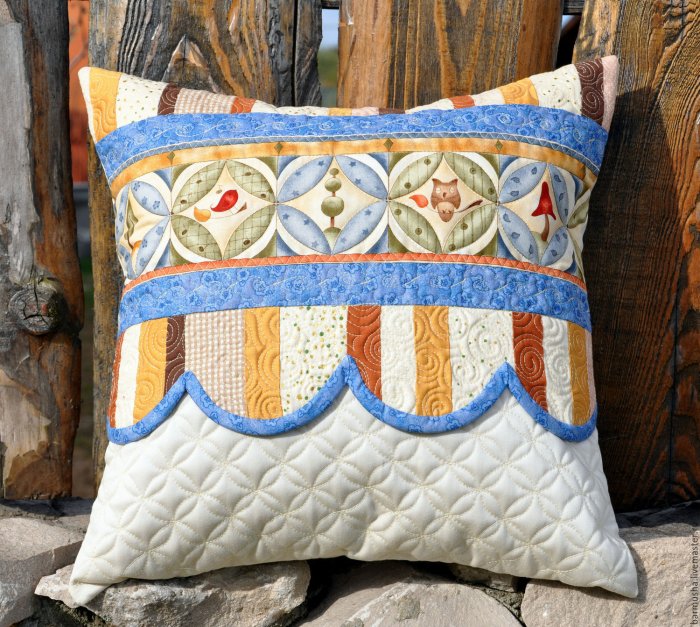 Декоративные подушки в стиле пэчворк