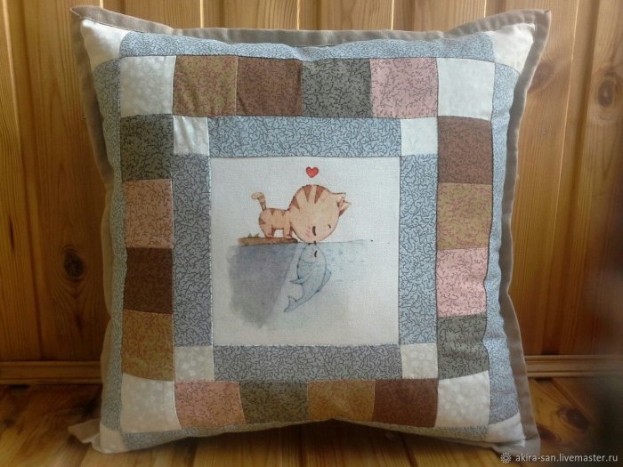 Подушка пэчворк двухцветная