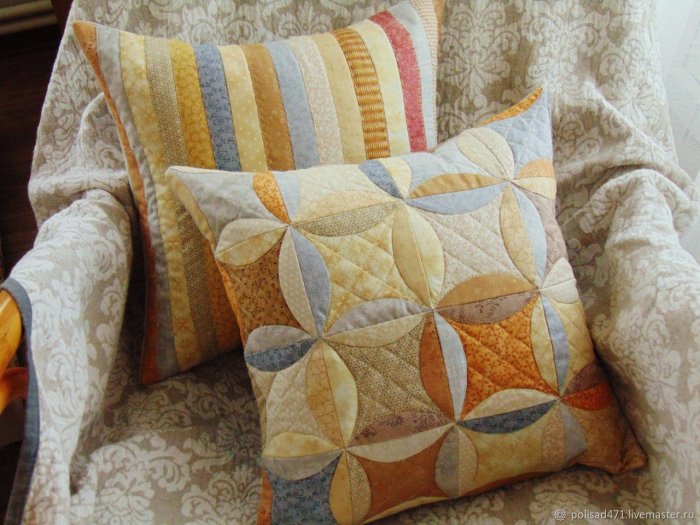Лоскутные подушки в стиле пэчворк