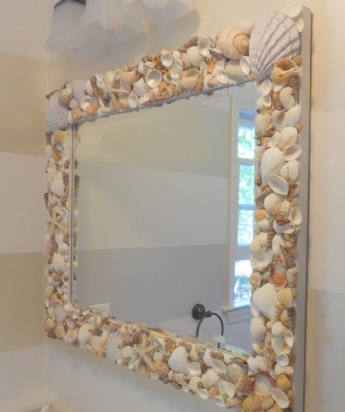 Зеркало с ракушками в ванную