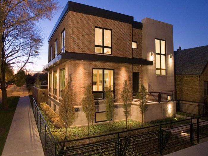 Современный кирпичный дом