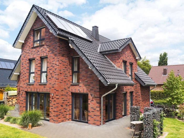 Современный кирпичный дом