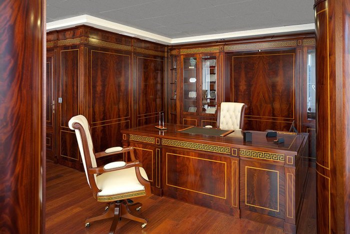 Кабинет из дерева