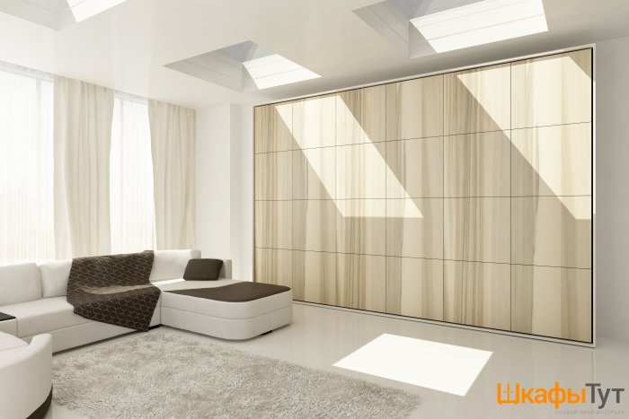 Шкаф-купе во всю стену в гостиной