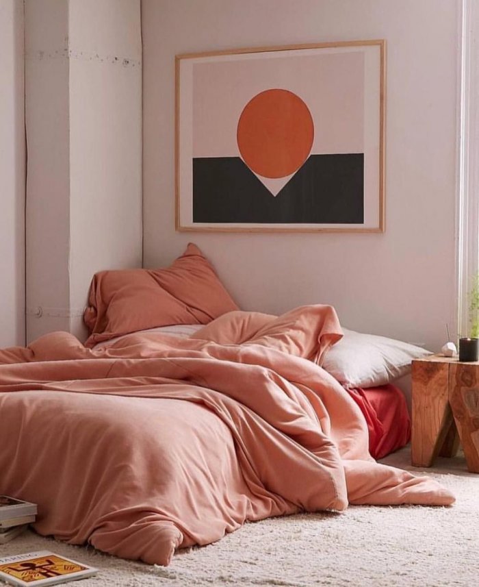 Комната в персиковых тонах