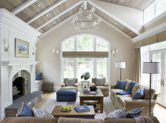 Потолок в загородном доме