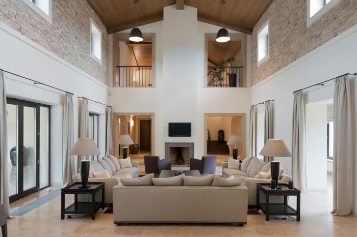 Гостиная со вторым светом