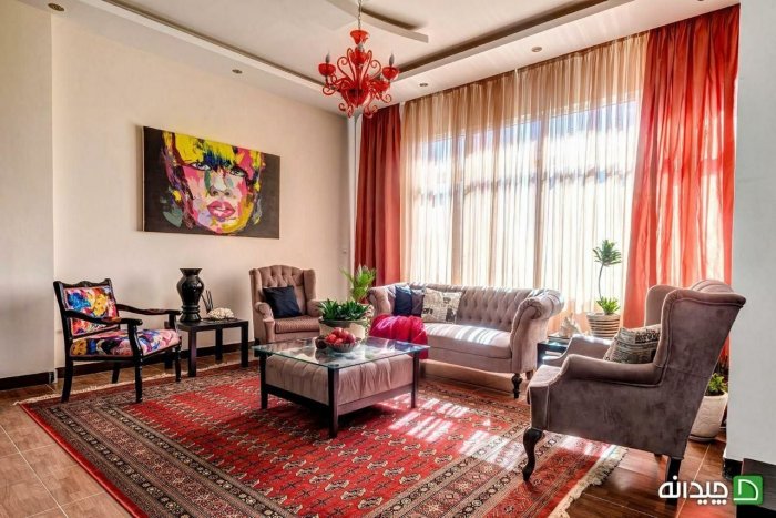 Красный ковер в интерьере