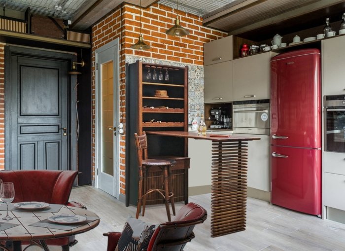 Лофт с красным холодильником
