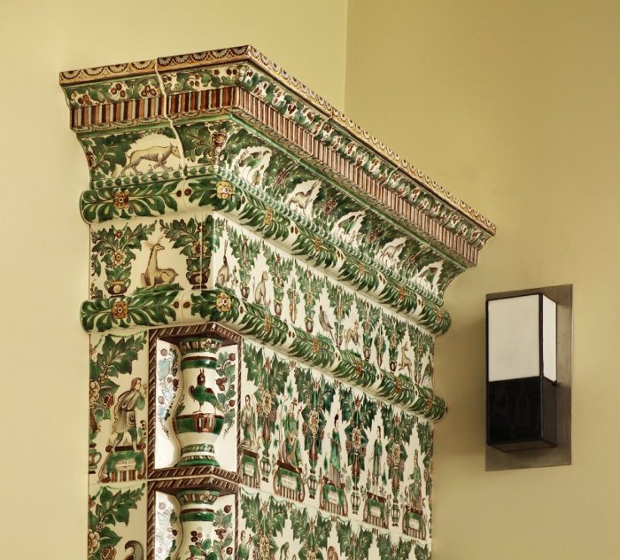 Изразцовый камин в стиле Модерн