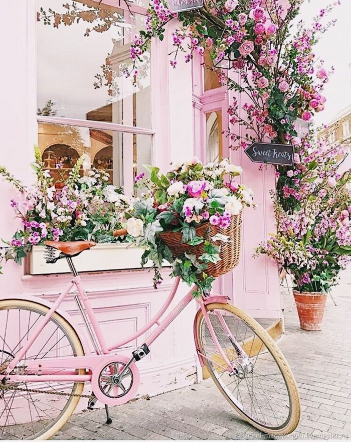 Велосипед с цветами