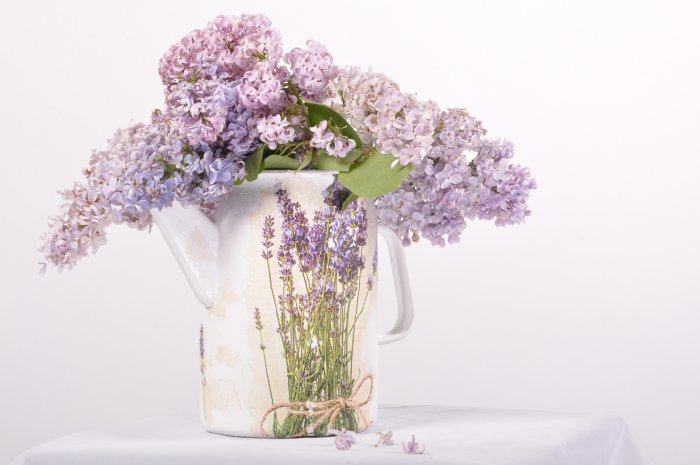 Цветы в вазе в стиле Прованс