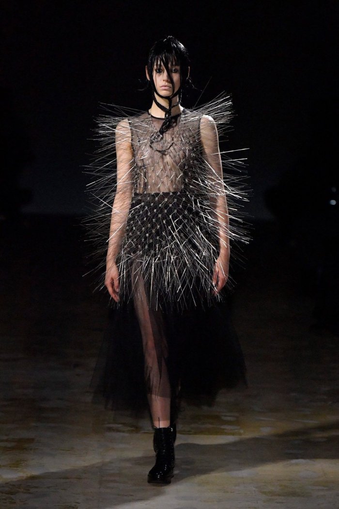 Noir Kei Ninomiya ВЕСНА-ЛЕТО 2022 READY-TO-WEAR (62 фото)