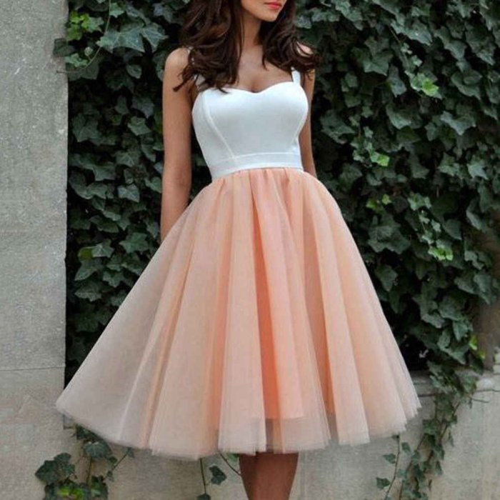 Платья на выпускной короткие