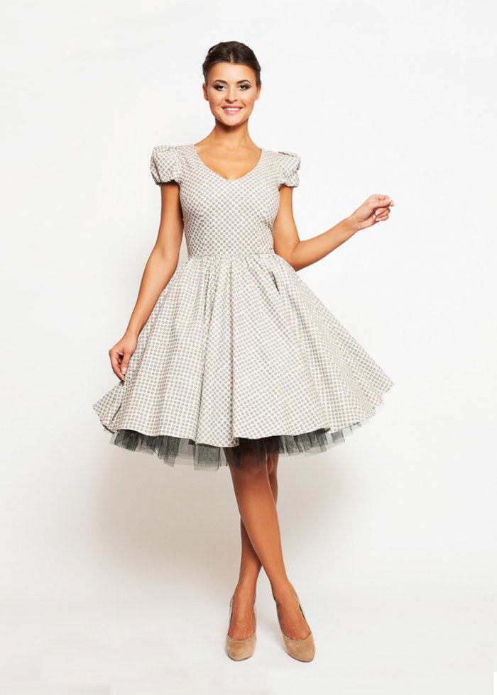 Красное платье