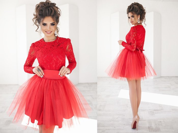 Короткое расклешенное платье