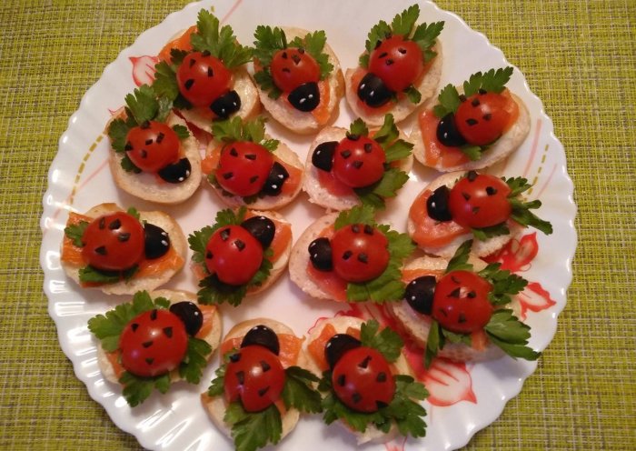 Божьи коровки из черри