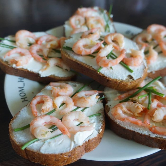 Бутерброды с шампиньонами и сыром