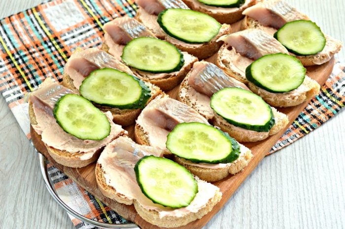 Бутерброды с бужениной на праздничный стол