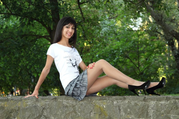 Красивые девушки в мини