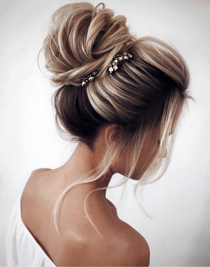 Прическа пучок