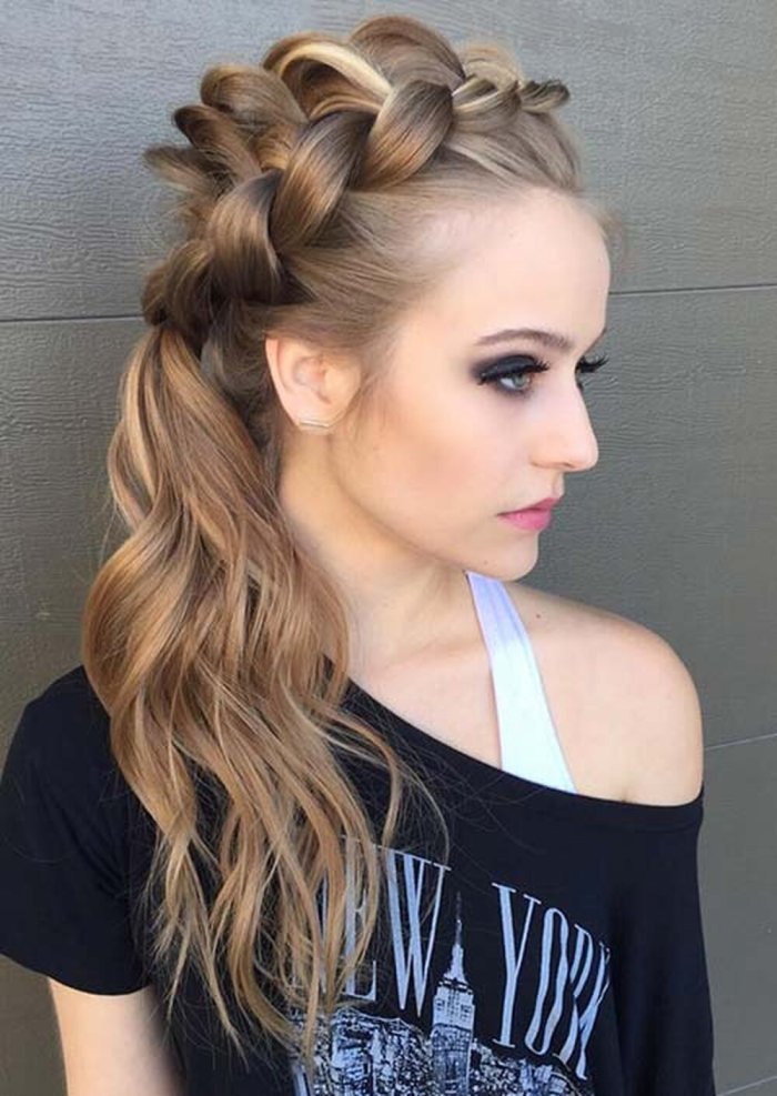 Косичка ободок с распущенными волосами для девочки