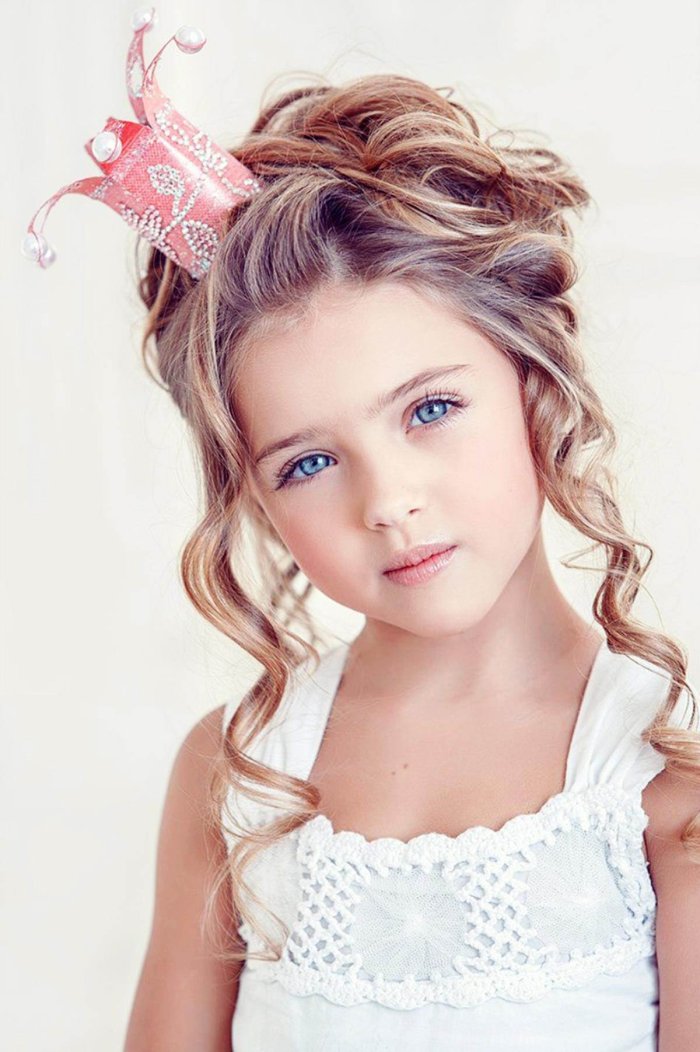 Прическа детская на средние волосы