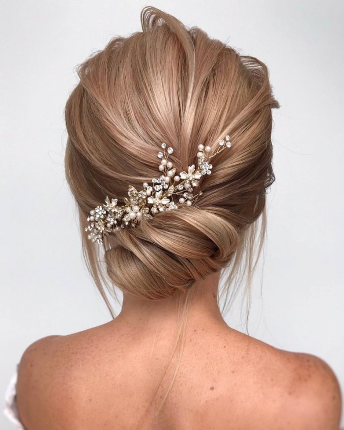 Новогодний образ с короткой стрижкой