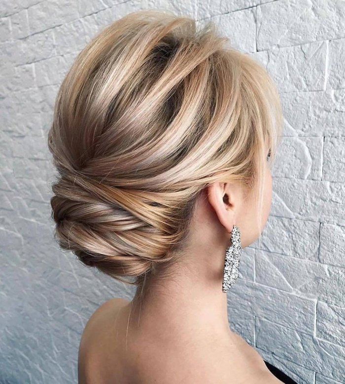 Вечерние причёски 2022