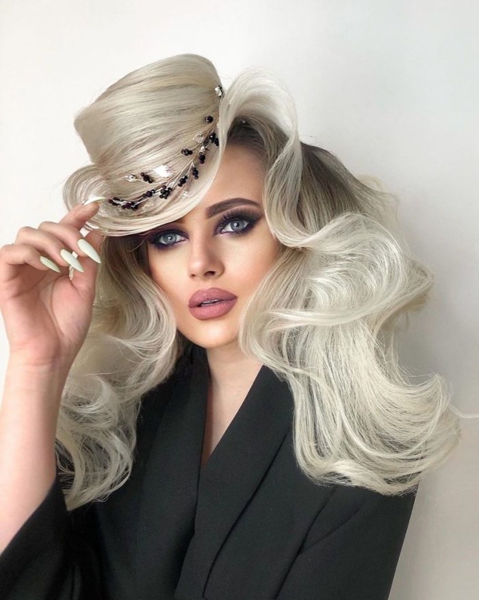 Укладка средний пучок лаконичный