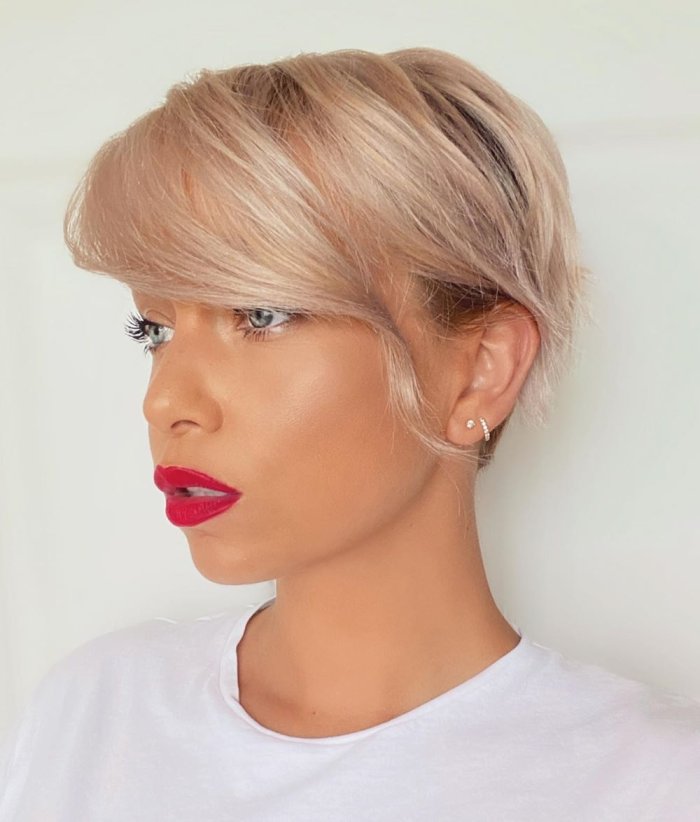 Высокие прически на средние волосы