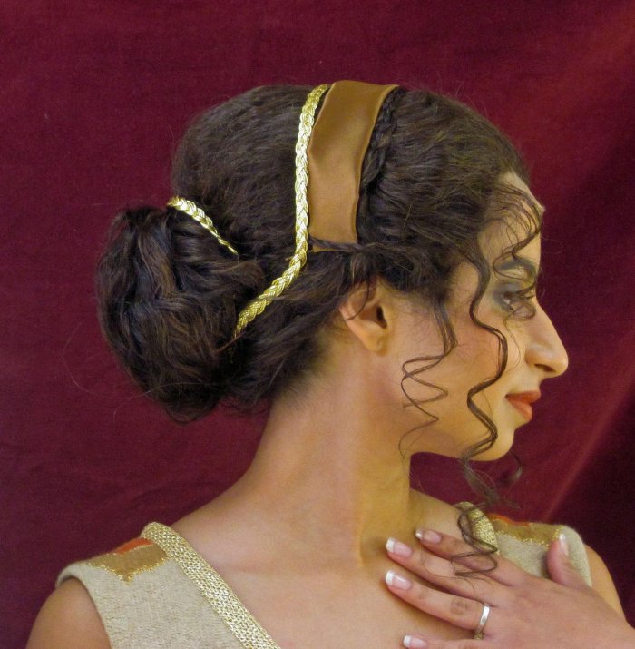 Коримбос прическа древняя Греция