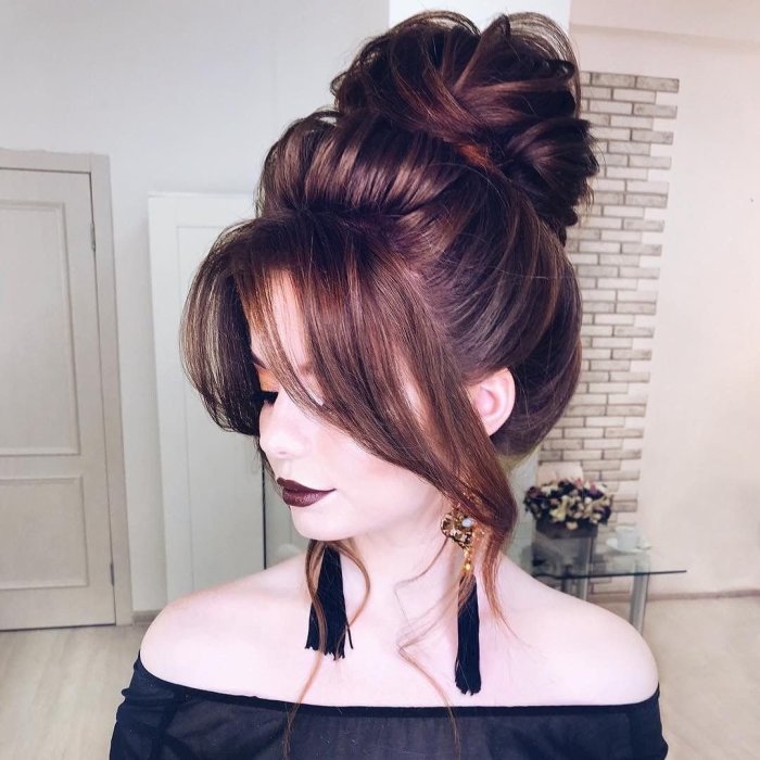 Прическа на корпоратив на длинные