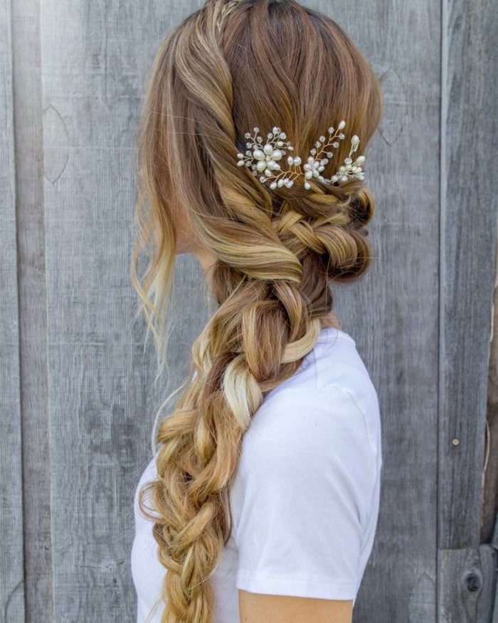 Причёски на выпускной косы