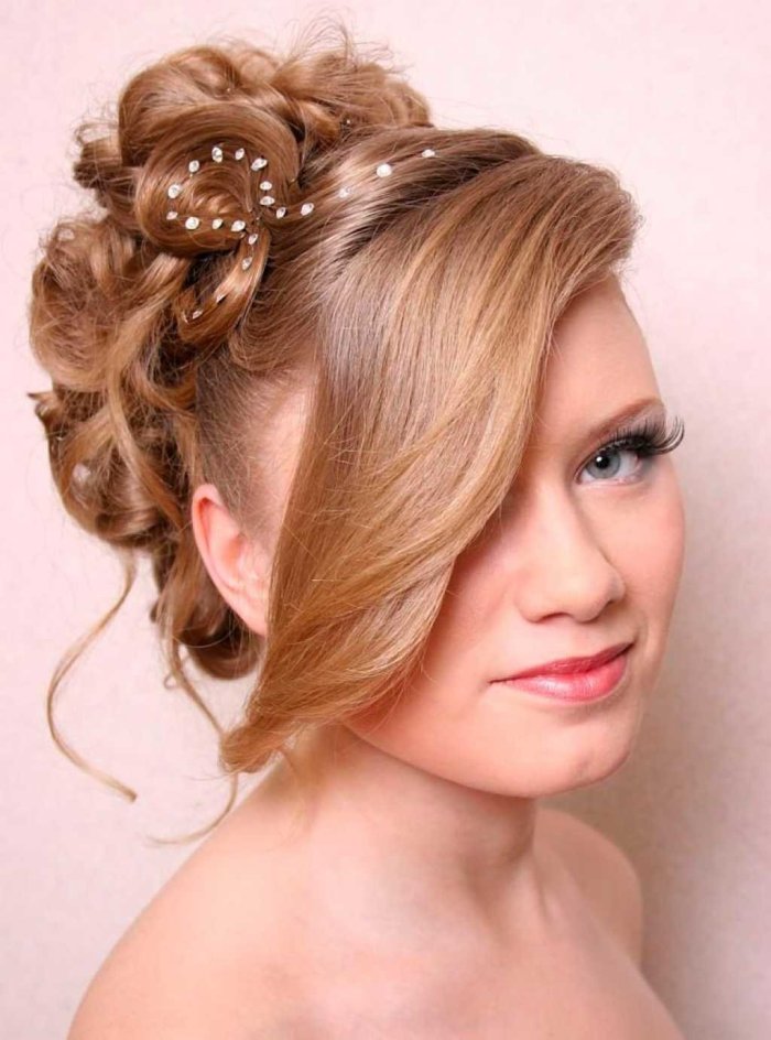 Причёски на средние волосы