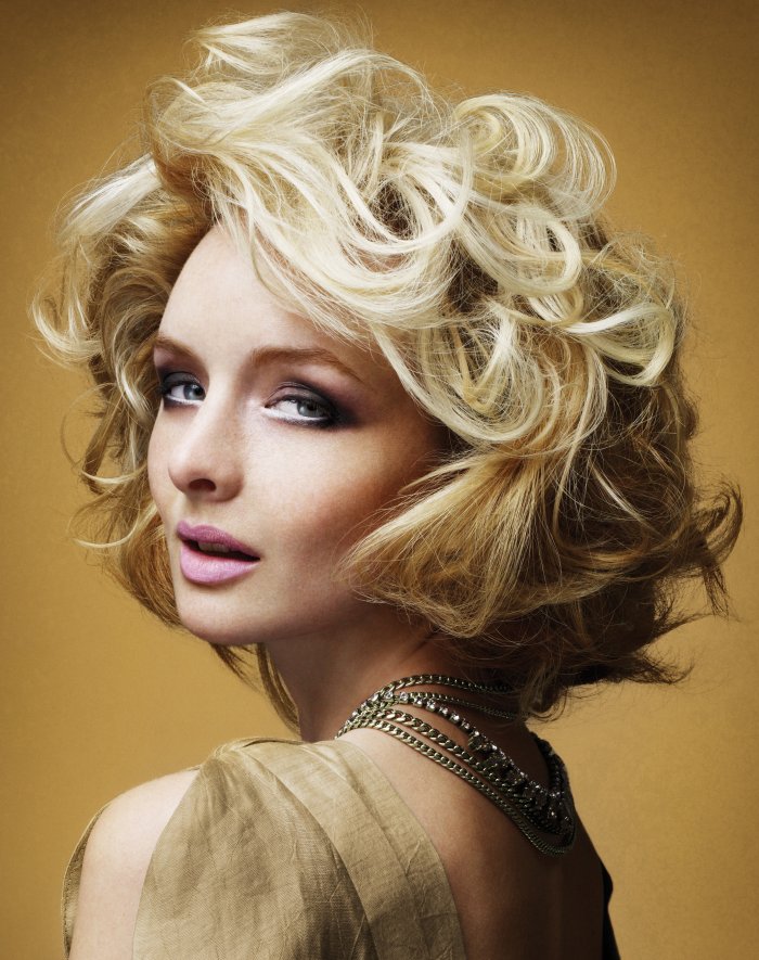 Нарядная прическа на каре