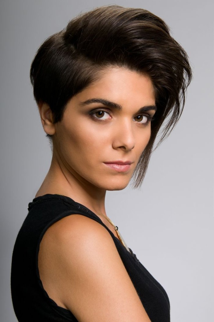 Короткая стрижка на густые волосы женская