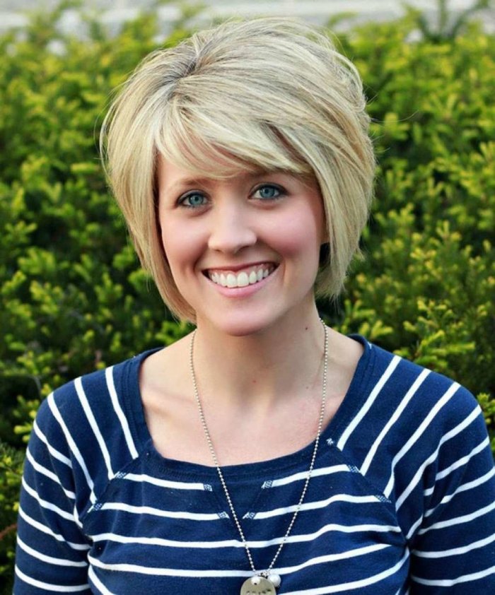 Стрижка Пикси на средние волосы для женщин за 30