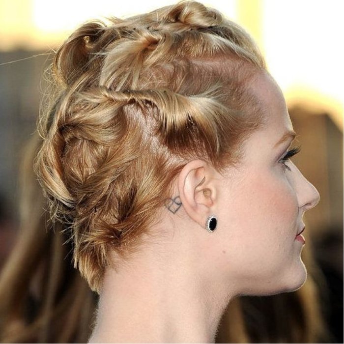 Прически на выпускной из коротких волос