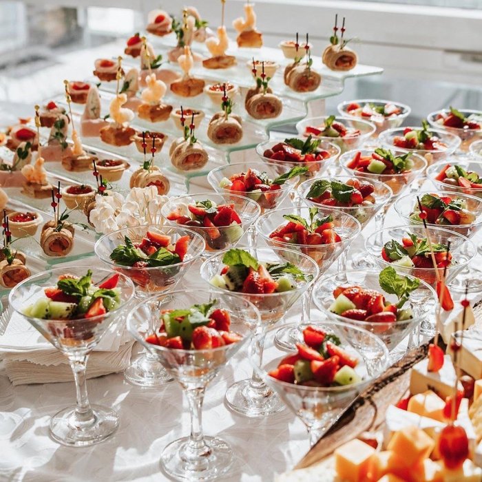 Канапе для фуршета на зубочистках