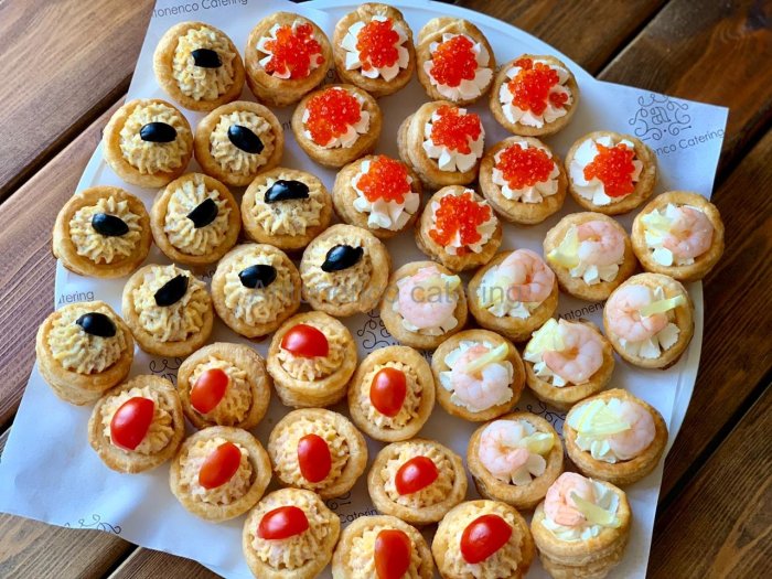 Закуска в корзиночках тарталетках