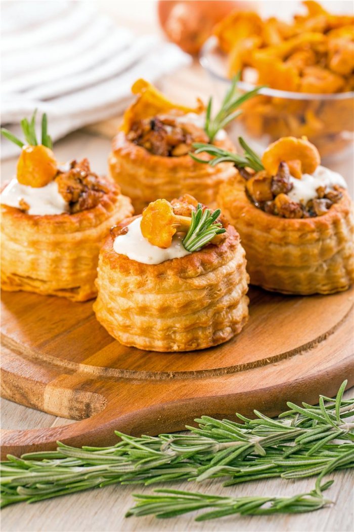 Волованы с красной икрой