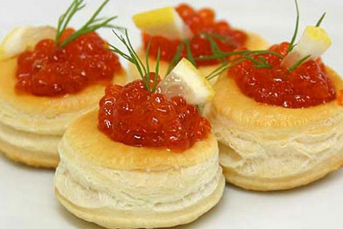 Волованы с крабовым салатом